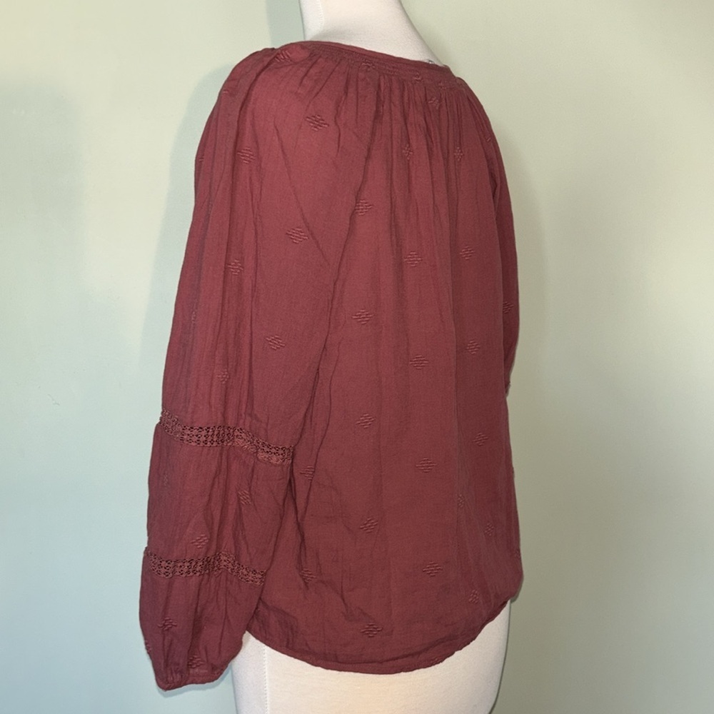 047: AMERICAN EAGLE OUTFITTERS lightweight maroon longsleeve blouse medium - Picture 4 of 10